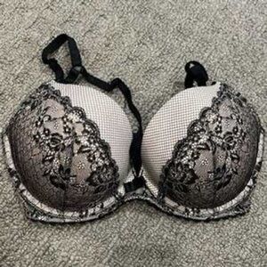 Victoria's Secret Bombshell Lace Bra | Black and White | 34B